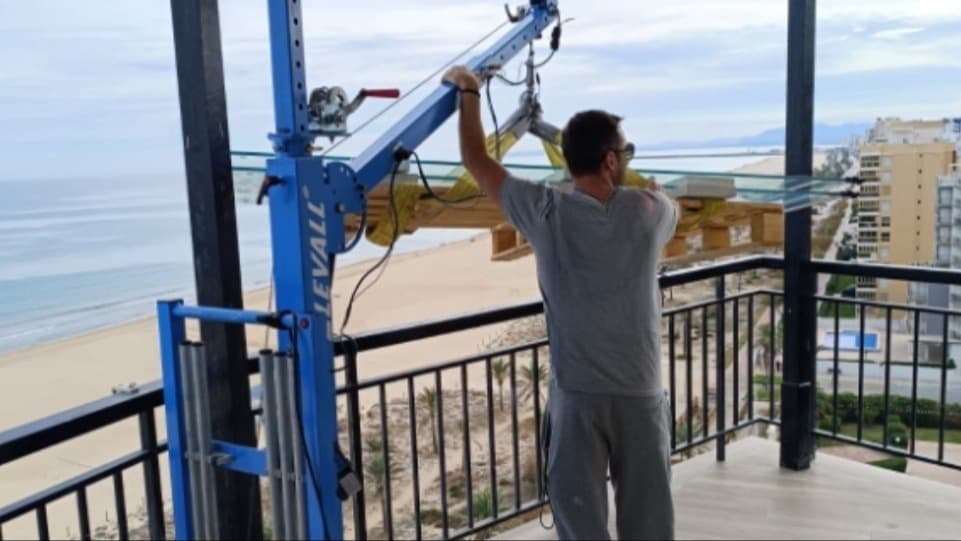 Portable Folding Material Crane