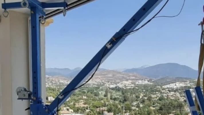 Portable Folding Material Crane