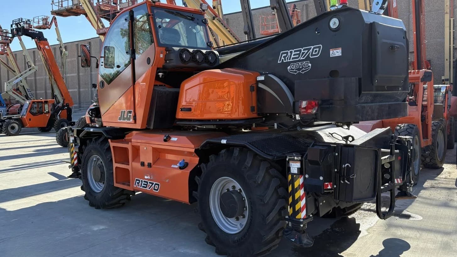 Rotating Telehandler