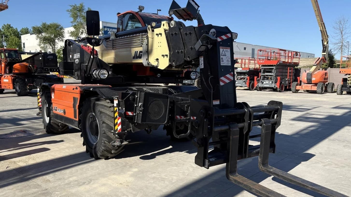 Rotating Telehandler