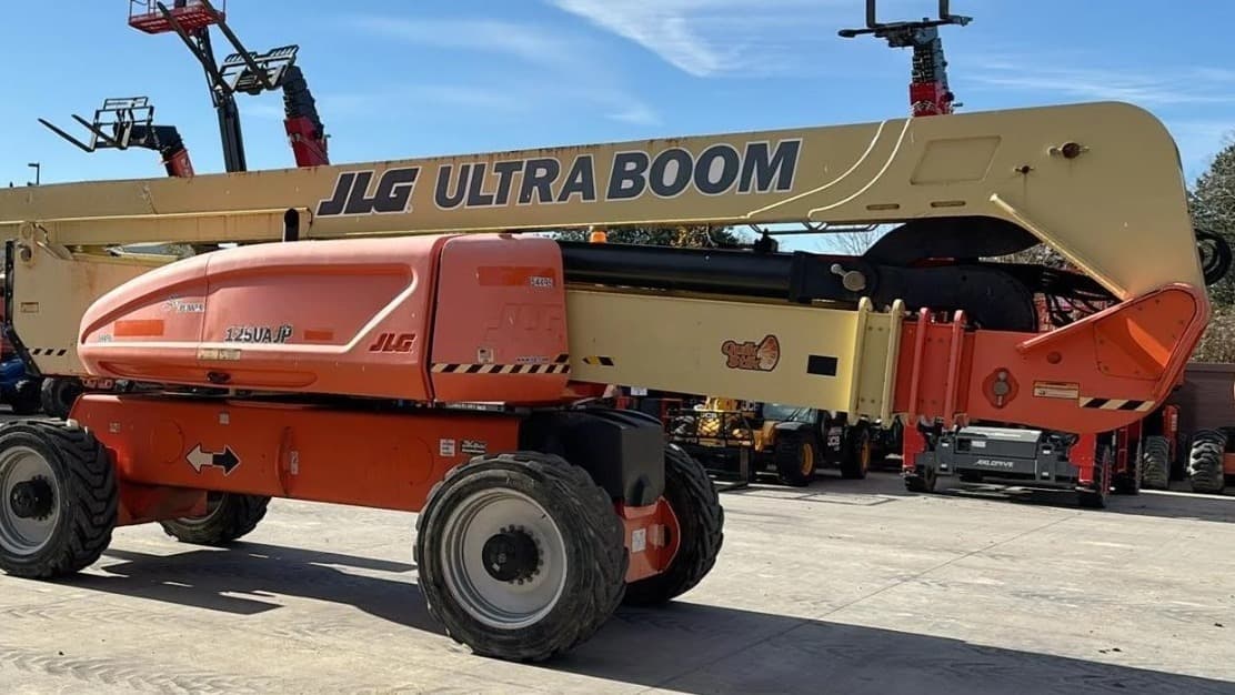 Articulated Boom Lift
