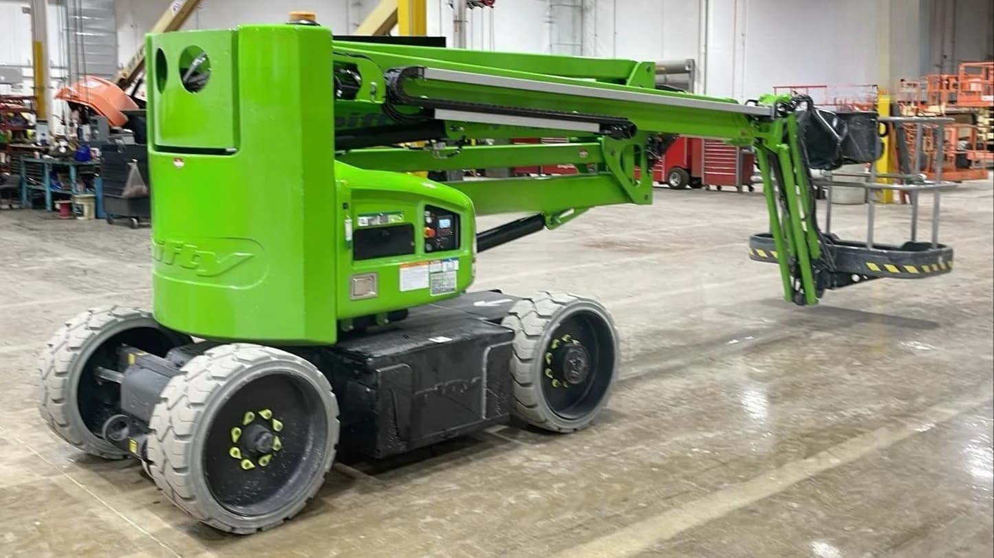 Articulated Boom Lift