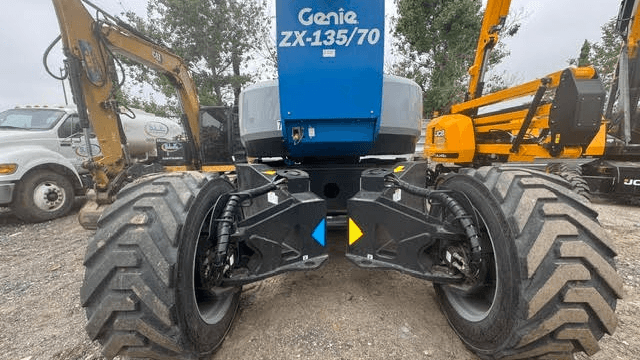 Articulated Boom Lift