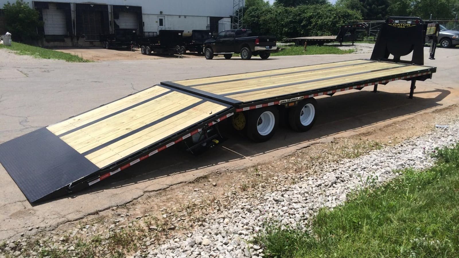 Gooseneck Flatbed Trailer